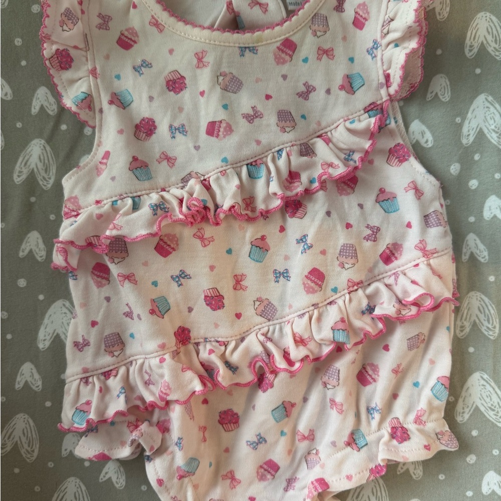 Kissy Kissy Pink Cupcake Ruffle Bubble